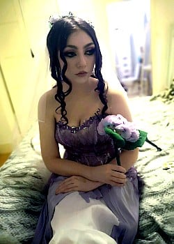 JustAMinx image 1 of 2